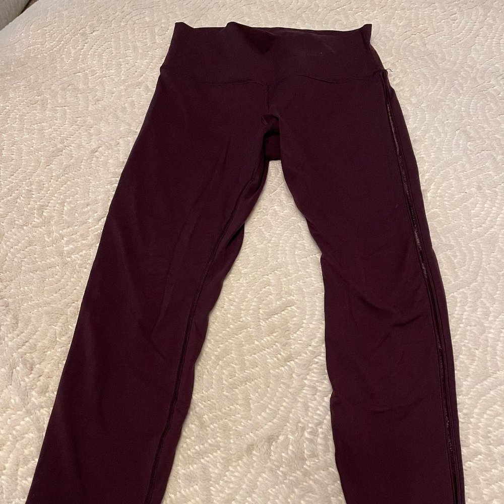 Lululemon Wine Color Legging With Side Stitching Detail LIKE NEW Size 10